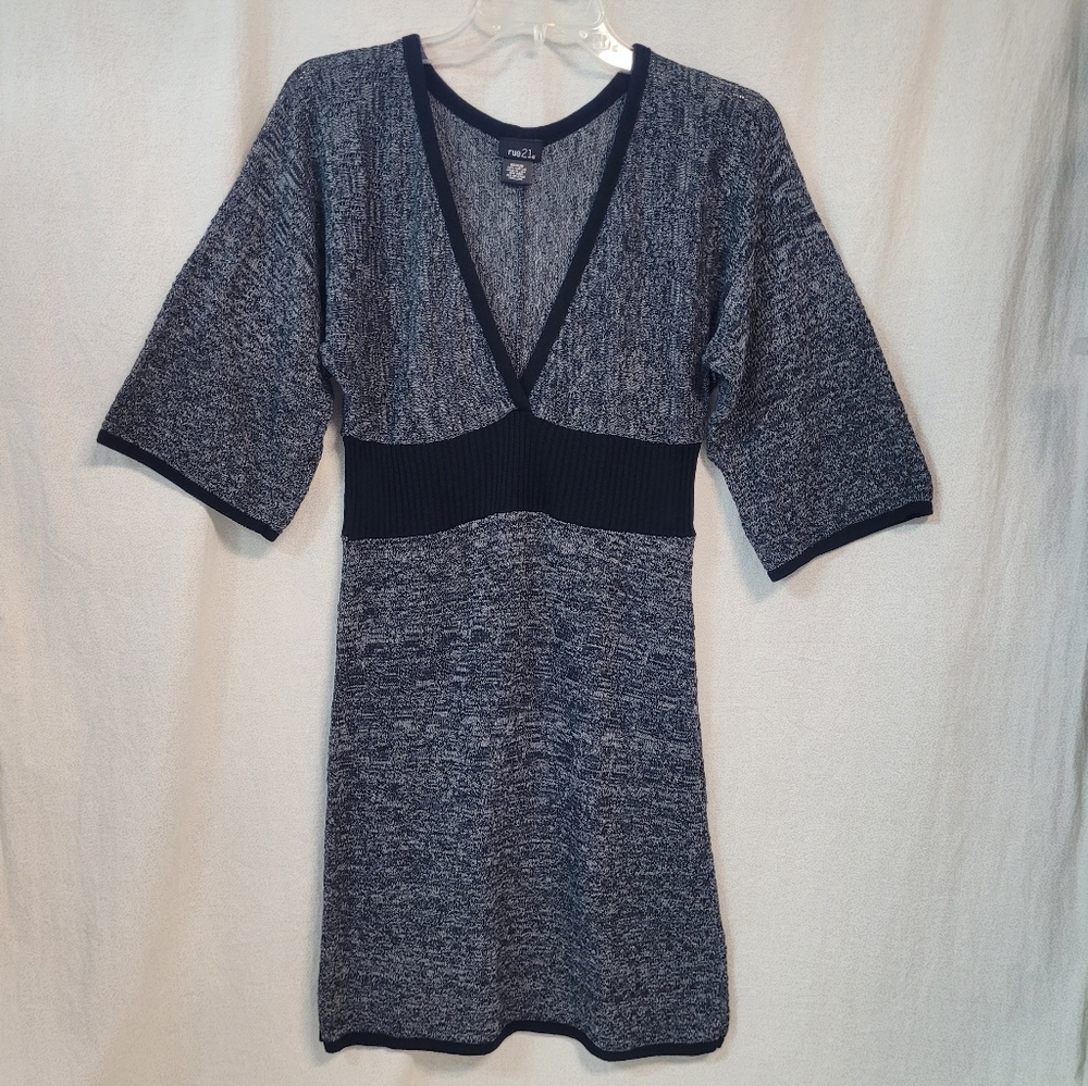 Never Worn! Sweater dress Womens Med gray/black Knit Elegant Sleek Whimsigoth